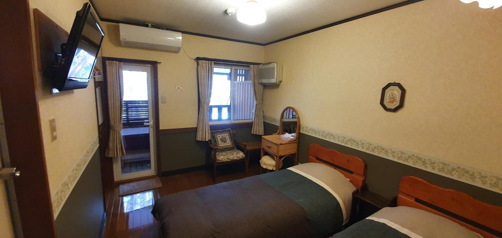 Snowhere Ski Lodge Hakuba Eksteriør billede