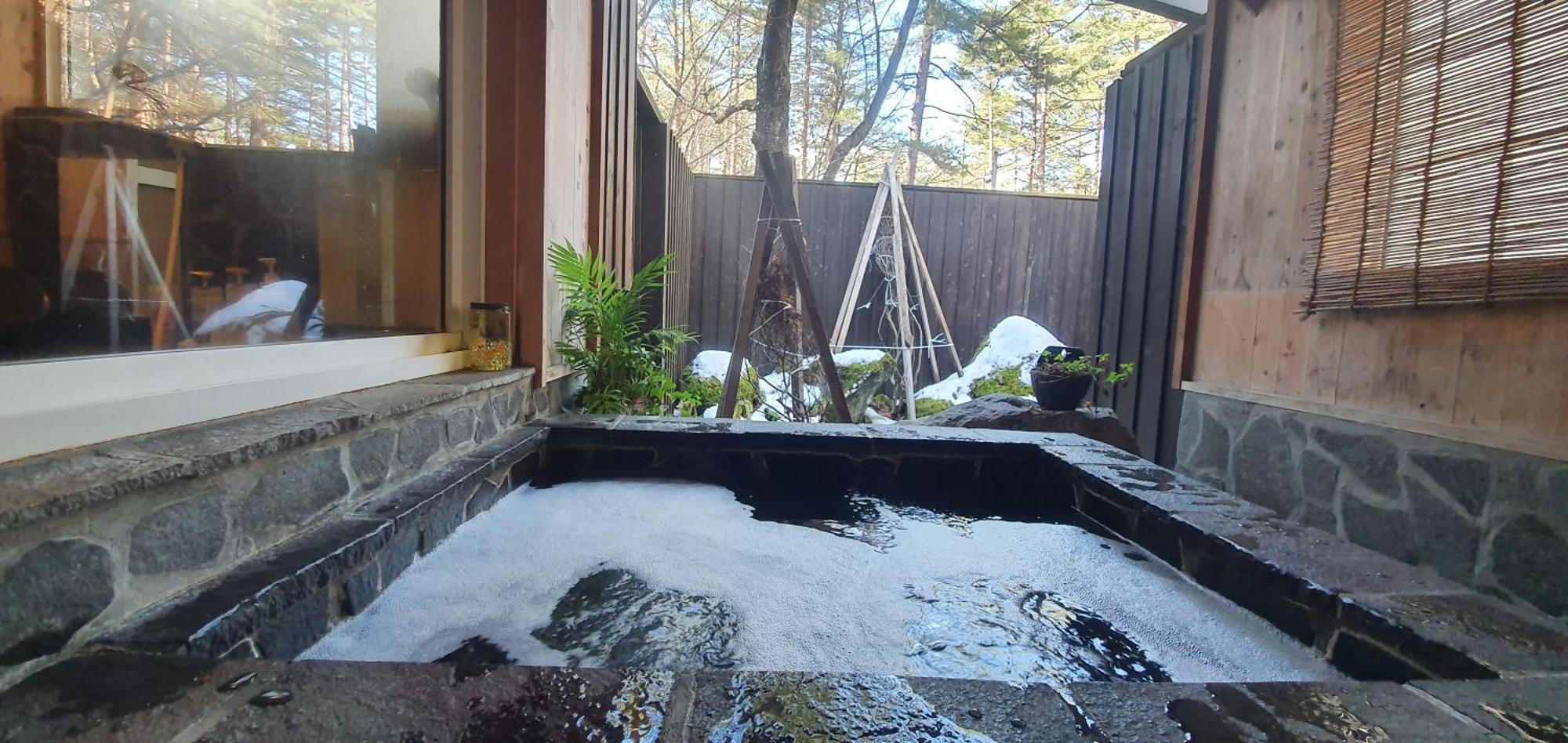 Snowhere Ski Lodge Hakuba Eksteriør billede